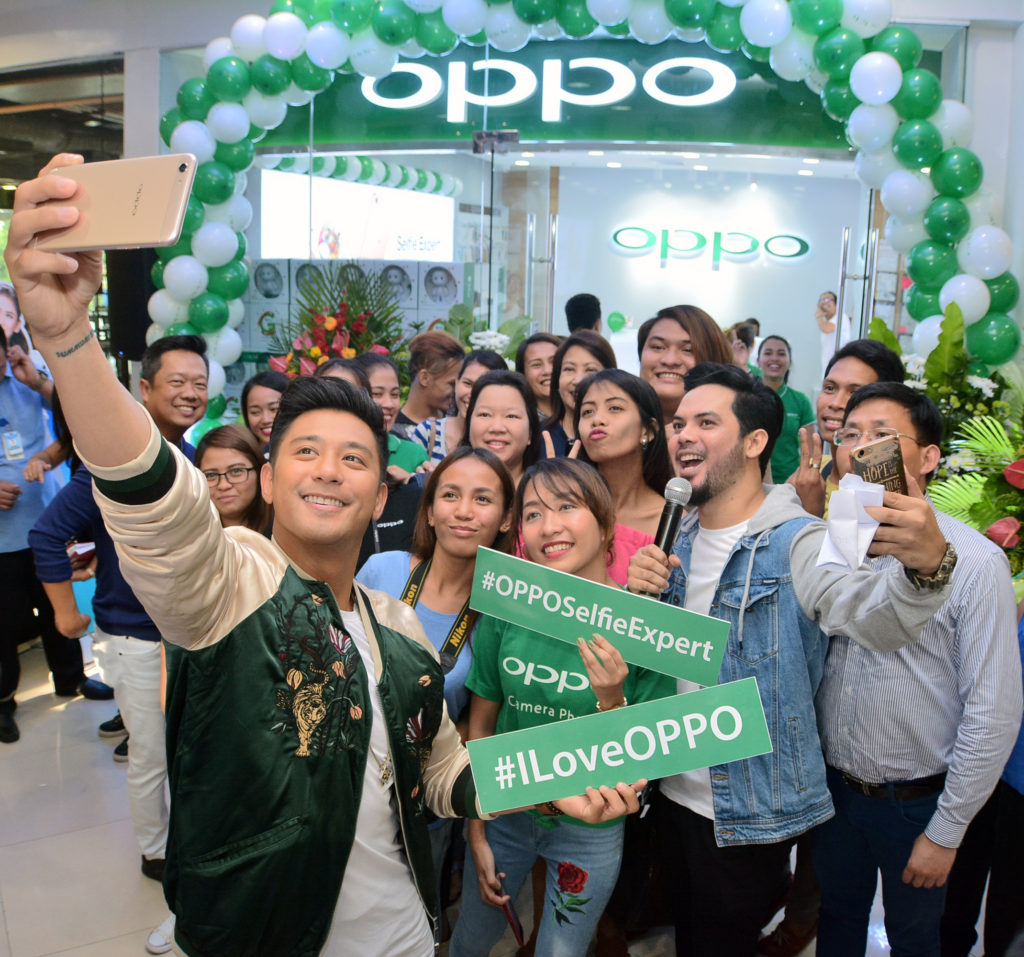 oppo-ayala-center-cebu-photos-1